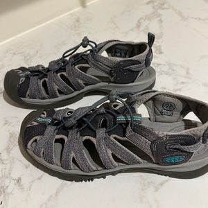 Keen Whisper water/hiking sandals; SZ 8; gray with turquoise detail